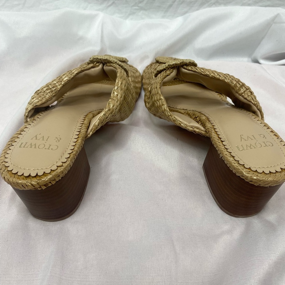 Crow & Ivy NWOT size 7.5 sandals ,Beige color. - Picture 2 of 6